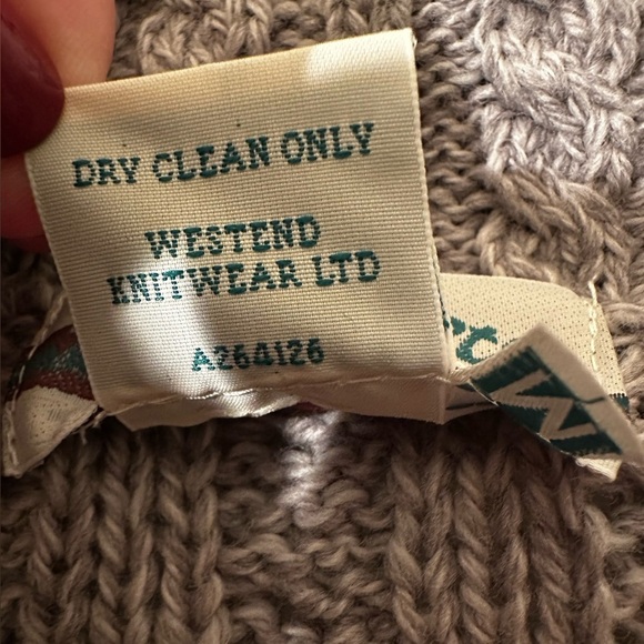 ARAN CRAFTS M Cottagecore Chunky 100% Merino Wool Cable Knit Fisherman Sweater - Picture 3 of 9